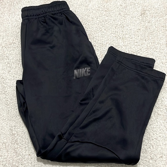 EUC/ Nike- Boy’s L - Picture 1 of 7